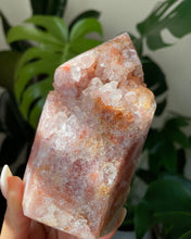 Load image into Gallery viewer, HIGH QUALITY PINK AMETHYST POINT WITH UNIQUE QUARTZ FORMATION DRUZY | 5.7 x 10.5CM | 398 GRAMS
