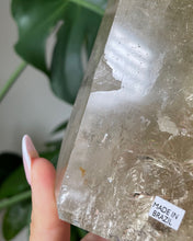 Load image into Gallery viewer, NATURAL CHAMPANGE CITRINE TOWER FROM BRAZIL-  8 x 15cm | 1114 Grams | WITH RAINBOWS | SMALL ROUGH PART AT THE BACK CAUSED BY NATURAL FORMATION
